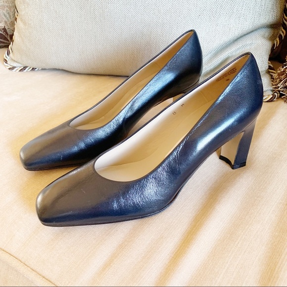 Etienne Aigner Shoes - Etienne Aigner Black Leather Valecia Pumps Size 8